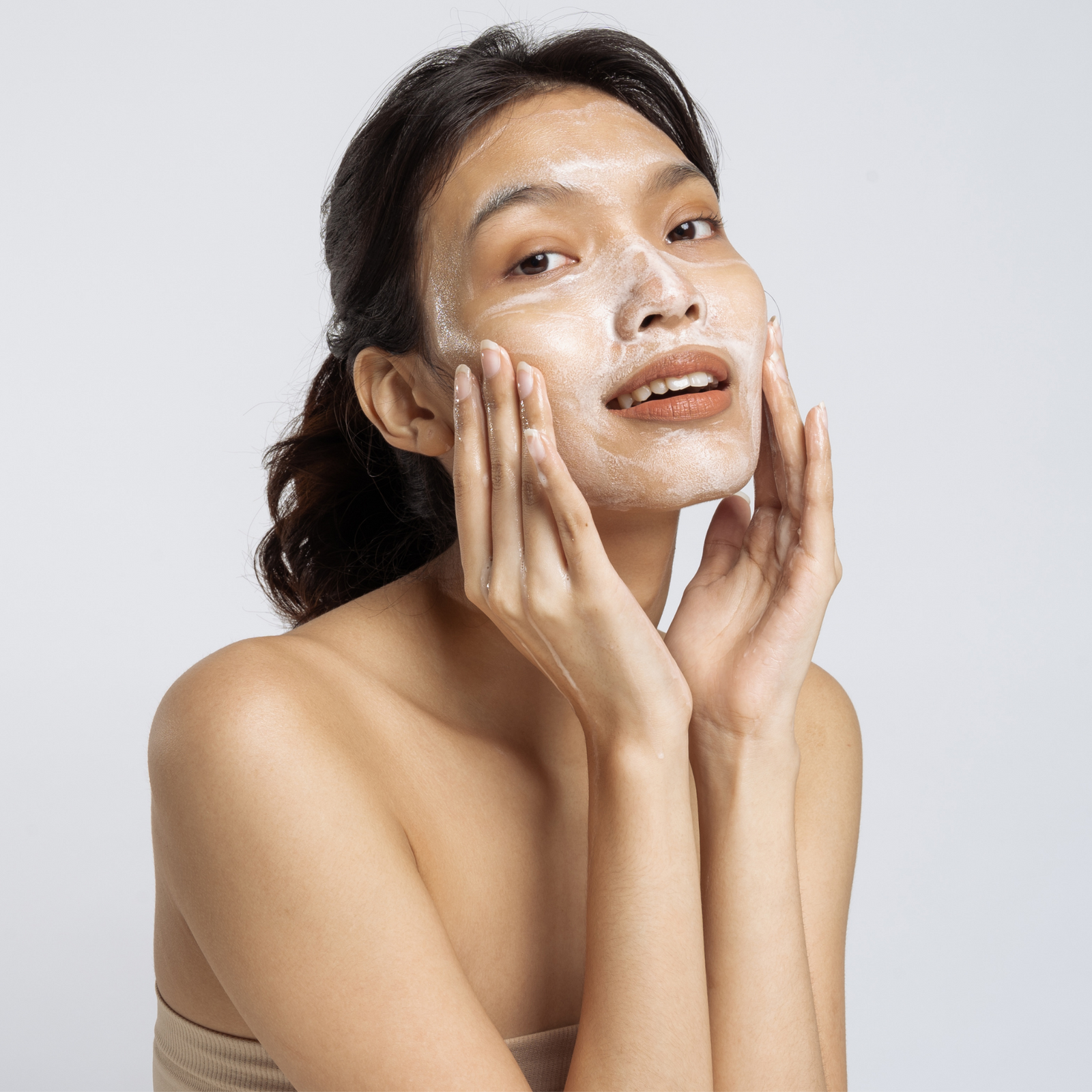 ¿QUÉ ES LA DOBLE LIMPIEZA Y POR QUÉ ES TAN IMPORTANTE?